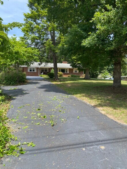 Building Photo - 18250 James Madison Hwy