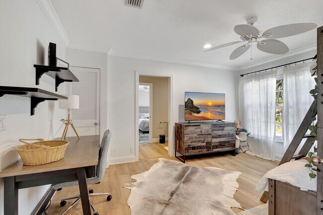 Building Photo - 11839 Pebblewood Dr