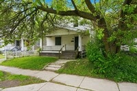 Building Photo - Freshly Updated 3BR Home