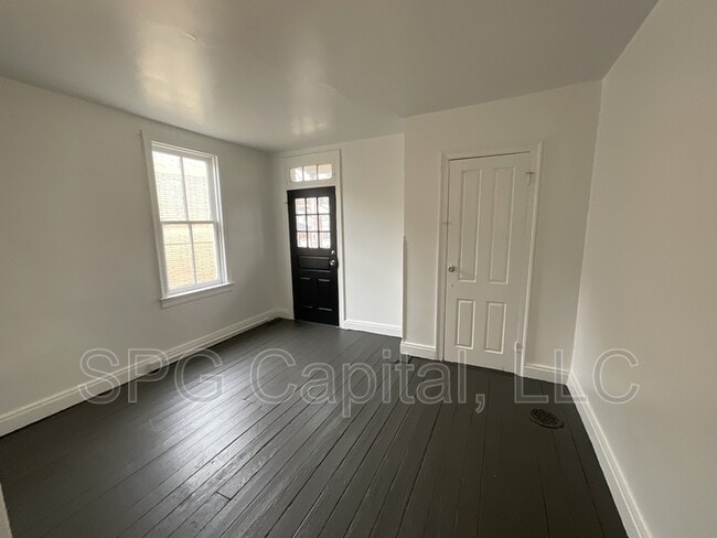 Building Photo - 489 Salem Ave