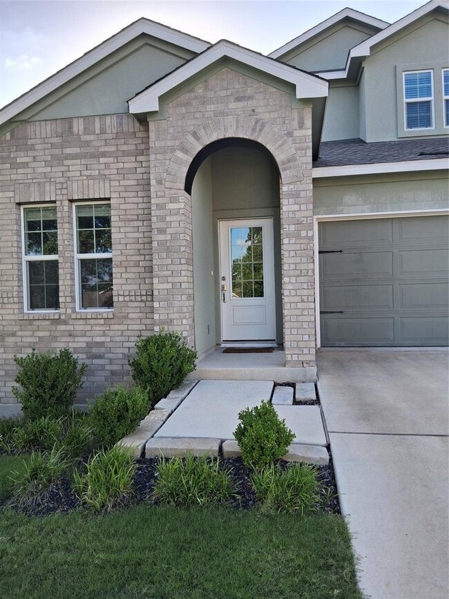 Building Photo - 2121 Golden Grain Ln