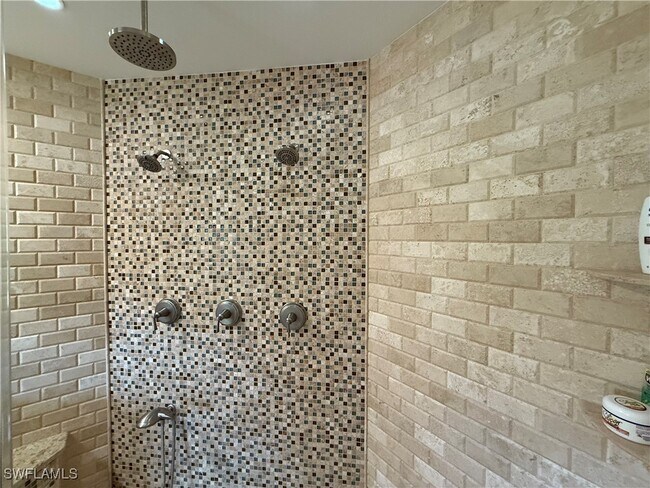 Building Photo - 2347 Coach House Ln