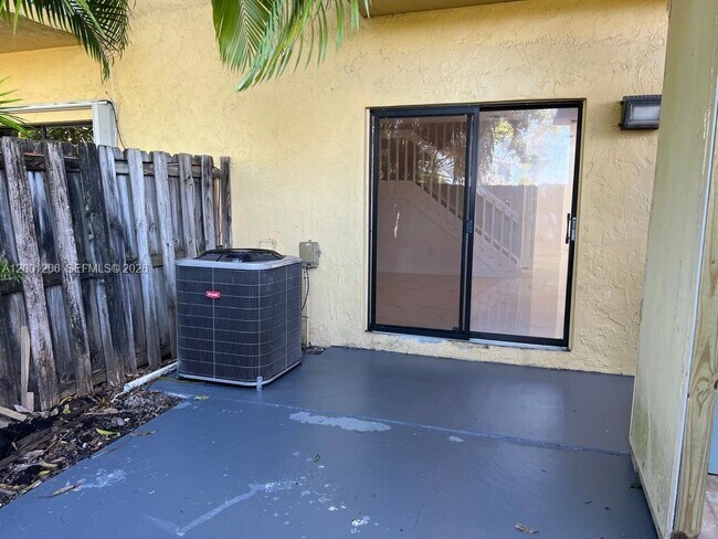 Building Photo - 1125 NE 210th Terrace