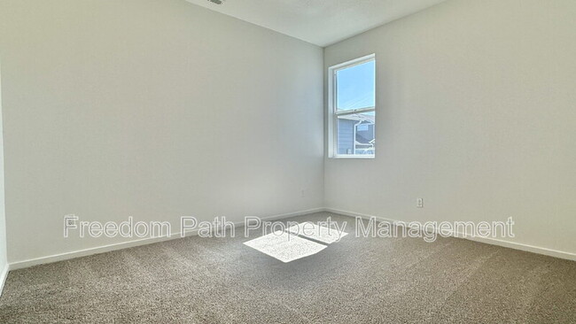 Building Photo - 5304 E Norma Ave