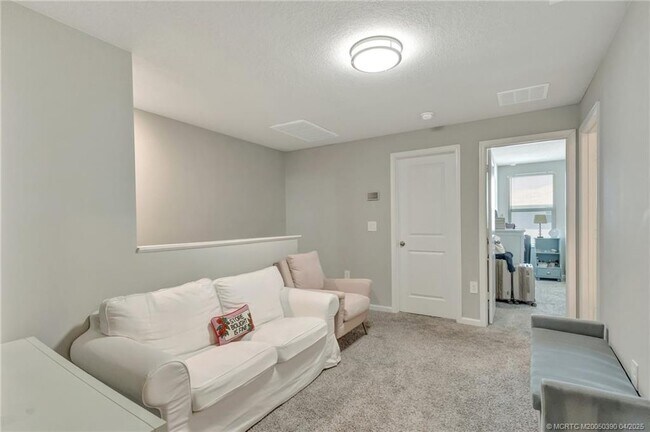 Building Photo - 396 SE Sea Hunt Way