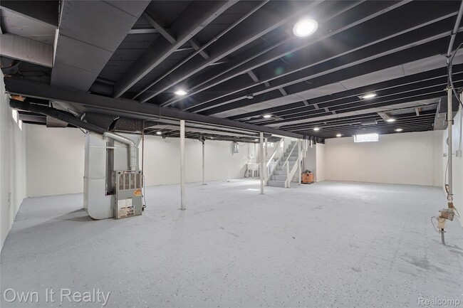 Building Photo - 24985 Mabray Ave