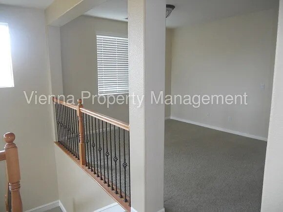 Building Photo - 6768 Maple Creek Dr