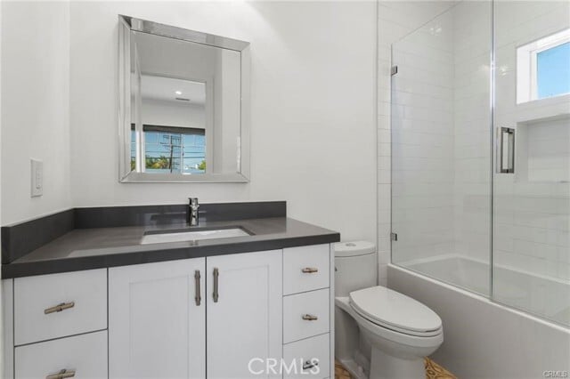 Building Photo - 5537 Vanalden Ave