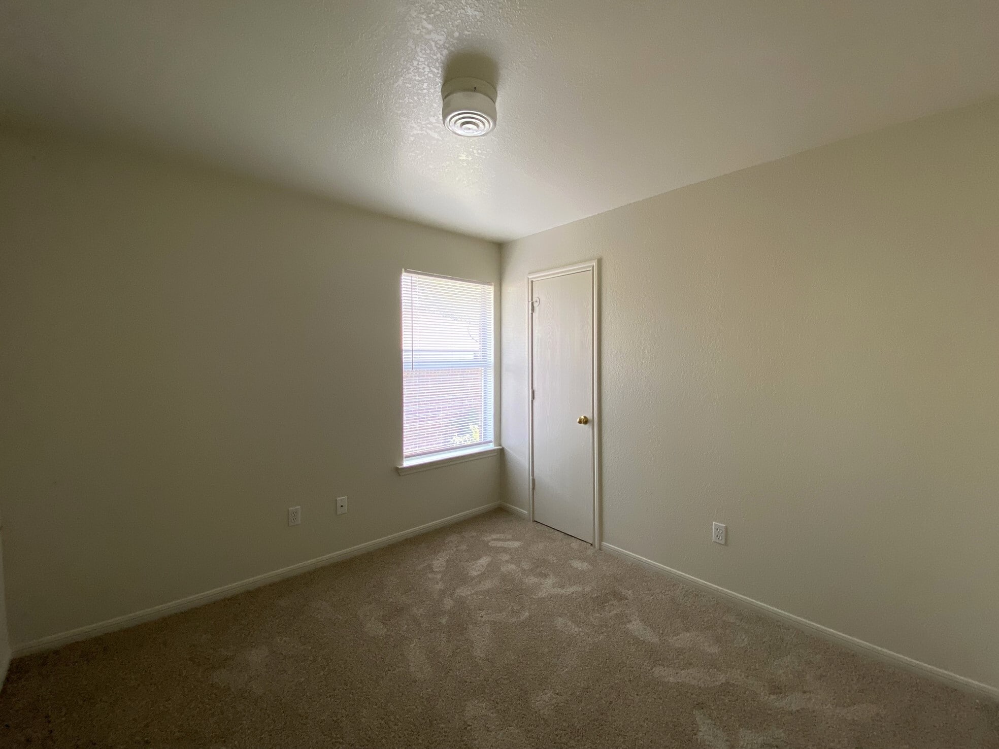 Building Photo - 330 S 40th St