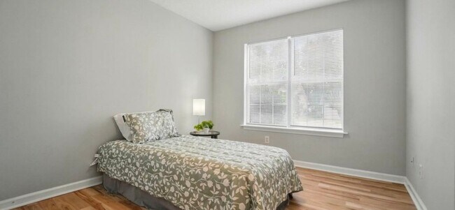 Building Photo - 317 Cedarcroft Dr