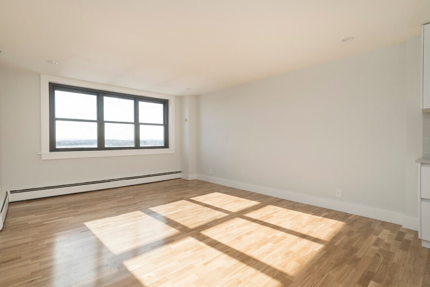 Building Photo - 1410 Columbia Rd