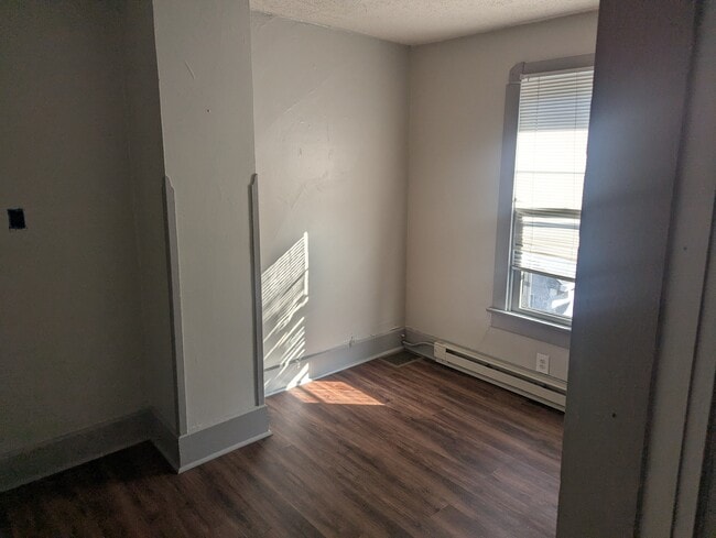 Building Photo - 748 Orange St