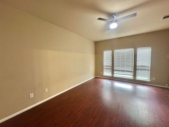 Building Photo - 4 BED 2.5 BATH IN PFLUGERVILLE TX!!! New Management