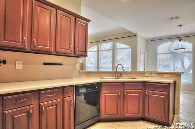 Building Photo - 4 Bedroom/2 Bath Auburn Oaks Subdivision