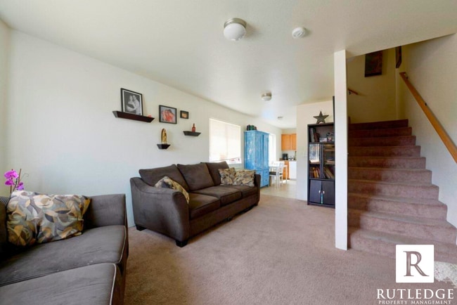 Building Photo - 3 bedroom 2 1/2 bath, 1245 sq. ft., townho...