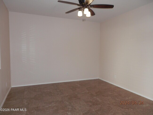 Building Photo - 7036 N Lantern Ln E