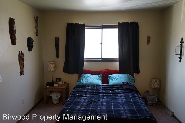 Building Photo - 5322 Milwaukee St