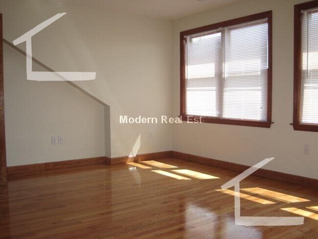 Building Photo - 106 Allston St
