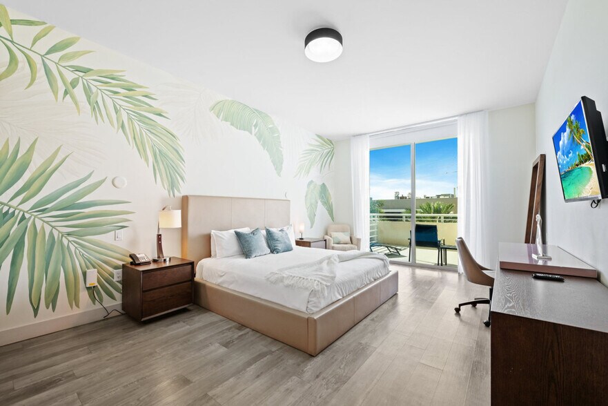 Primary Photo - 111 N Ocean Dr