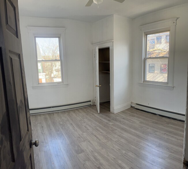 Building Photo - 119 Chestnut St