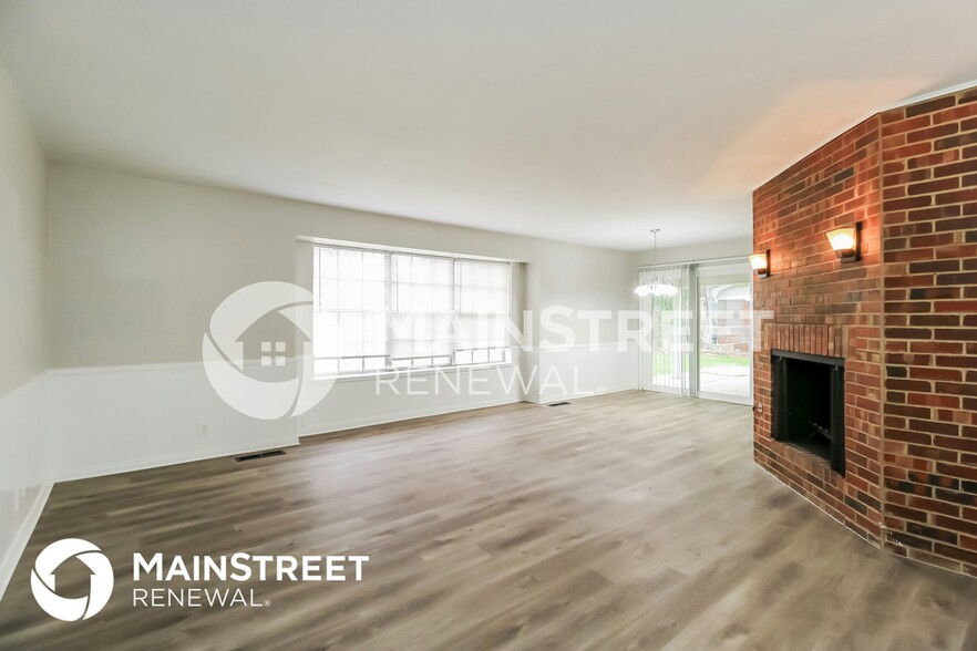 Building Photo - 2904 Huntleigh Dr
