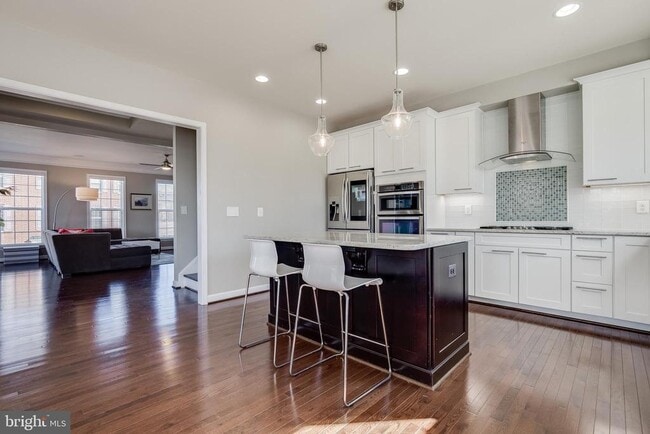 Building Photo - 6301 Ralston Way