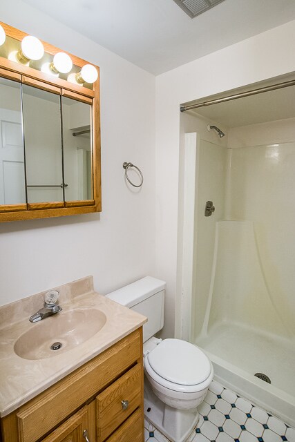 Building Photo - 2135 Winewood Ave