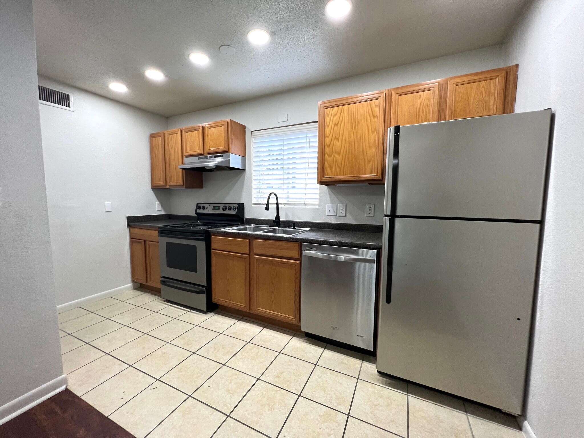 Building Photo - 507 NW 39th Rd