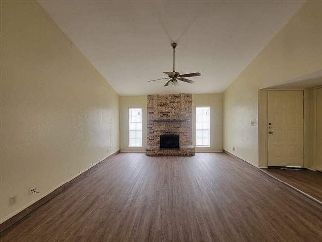 Building Photo - 8513 Kensington Dr