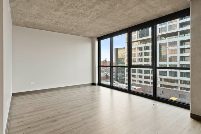 Building Photo - 1348 W Randolph St