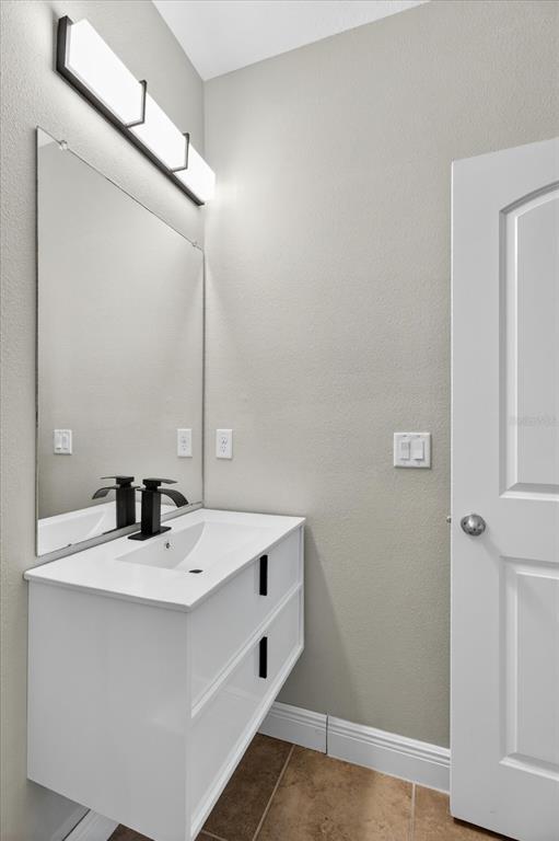 Building Photo - 1389 Heritage Landings Dr