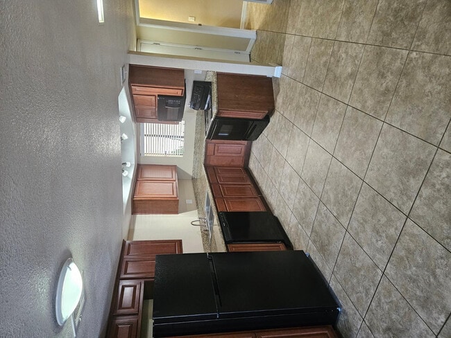 Building Photo - 885 N Granite Reef Rd