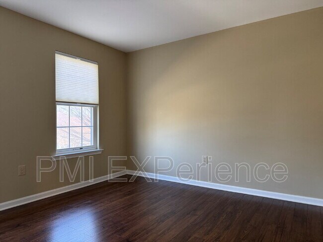 Building Photo - 9203 Sandy Creek Rd