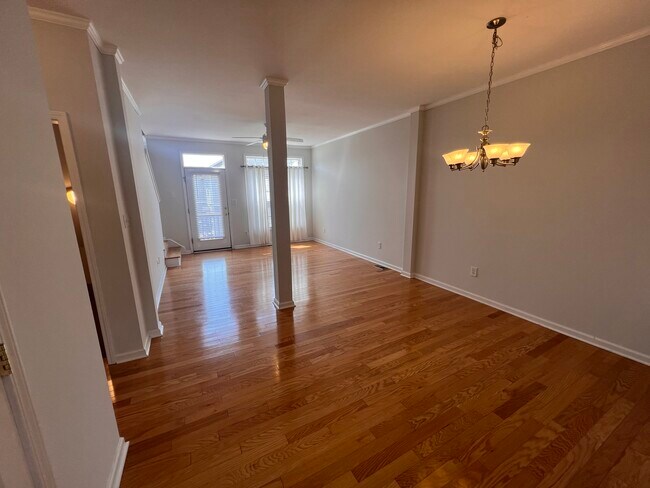 Building Photo - 115 Forest Ridge Rd