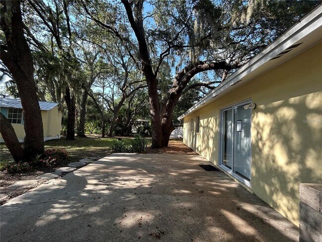 Building Photo - 3646 Radnor Pl