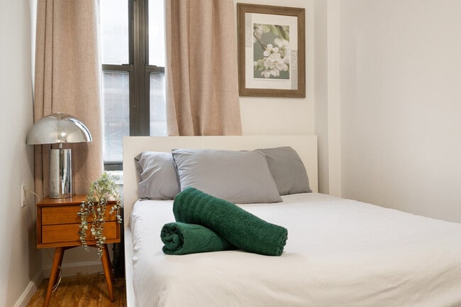 Building Photo - 42 Lexington Ave