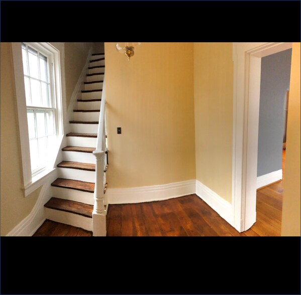 Building Photo - 201 Garrard St