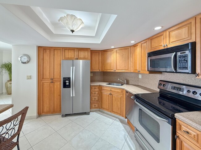 Building Photo - 5080 N Ocean Dr