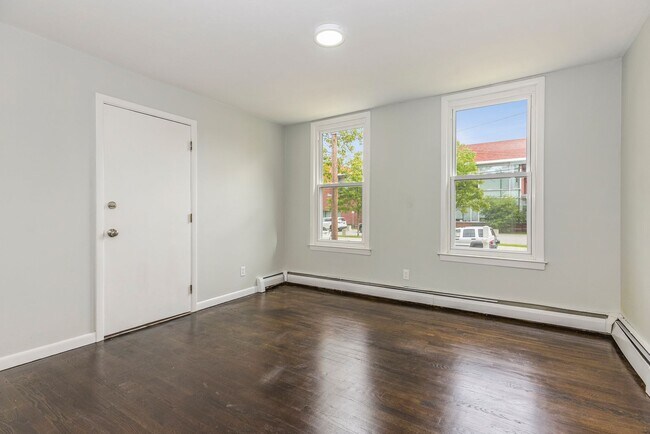 Building Photo - 140 Nash St