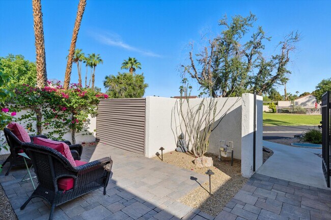 Building Photo - 809 Inverness Dr