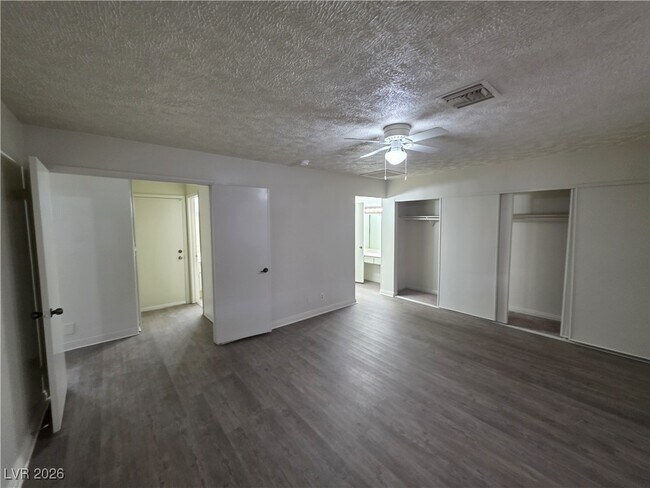 Building Photo - 3214 Anacapa Way