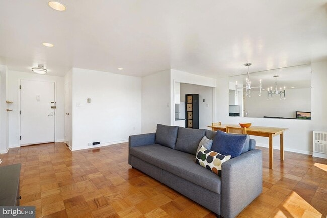 Building Photo - 10201 Grosvenor Pl