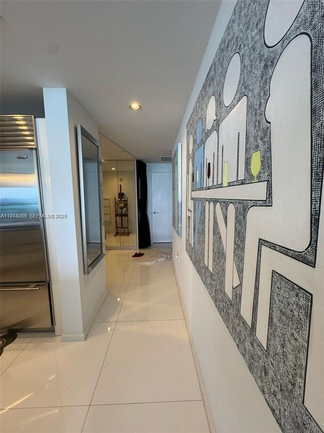 Building Photo - 17121 Collins Ave