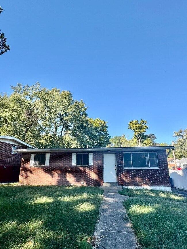 Primary Photo - Charming 3-bedroom!