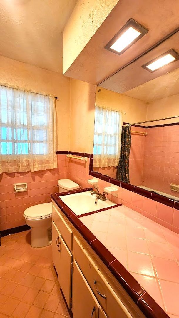 Building Photo - 3 Bed 1.5 Bath in the Coronado Heights 2nd Addn NW OKC