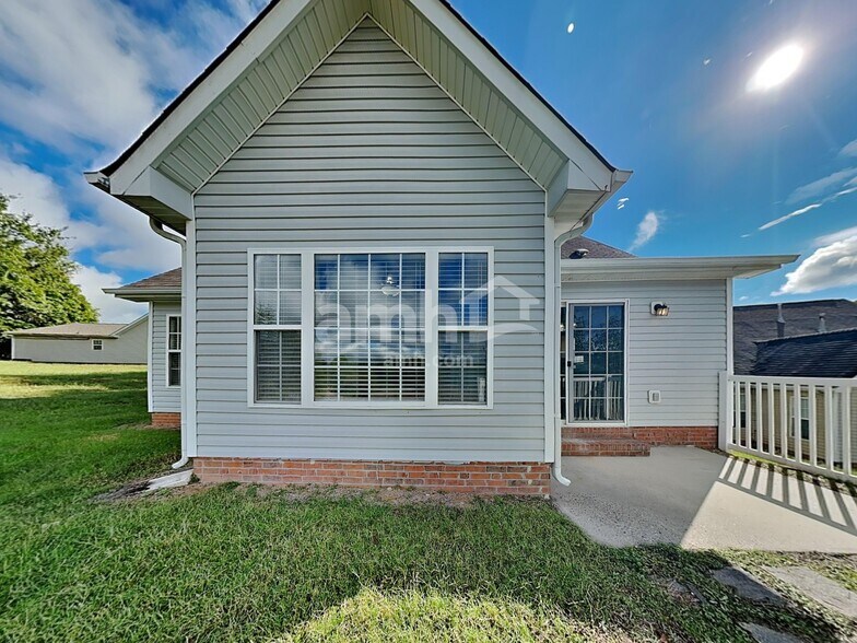 Building Photo - 150 Exeter Ct