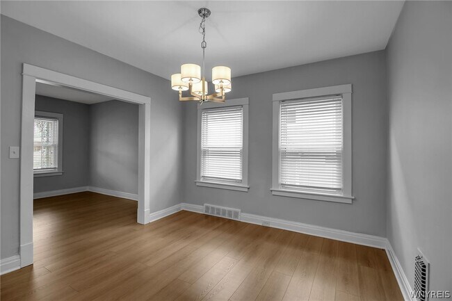 Building Photo - 800 Amherst St