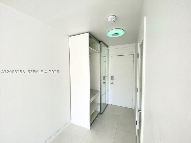 Building Photo - 6484 Indian Creek Dr