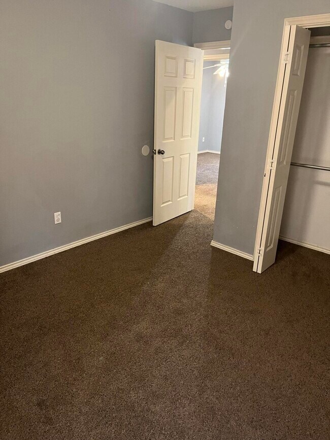 Building Photo - 3102 110th St