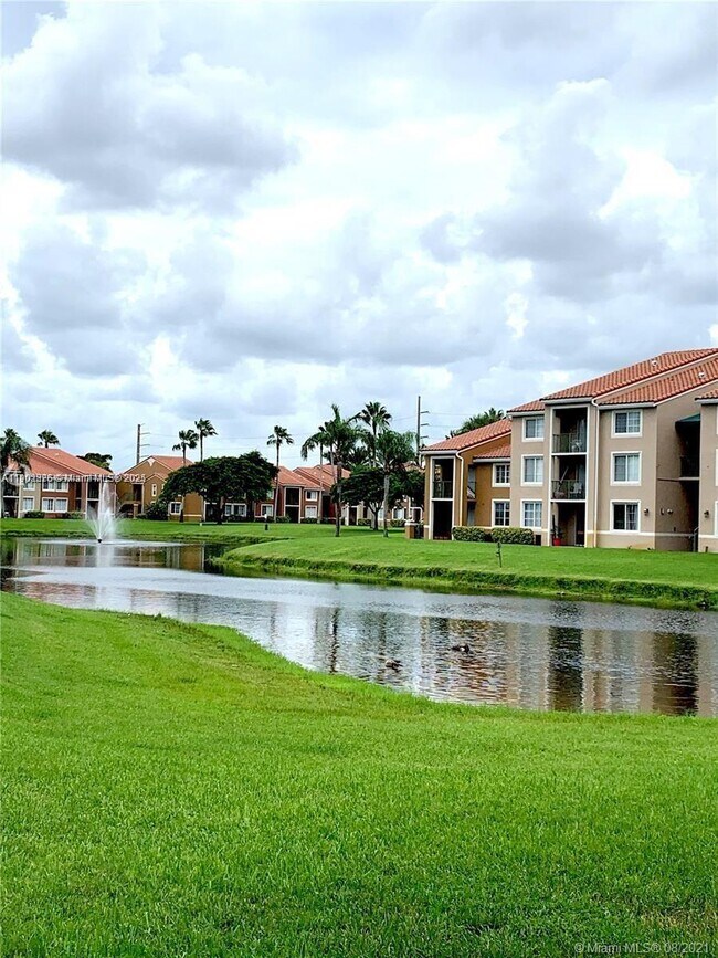 Building Photo - 7816 Sonoma Springs Cir